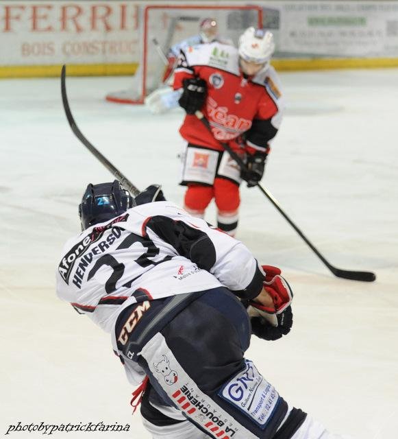 Photo hockey match Briançon  - Angers  le 01/04/2014