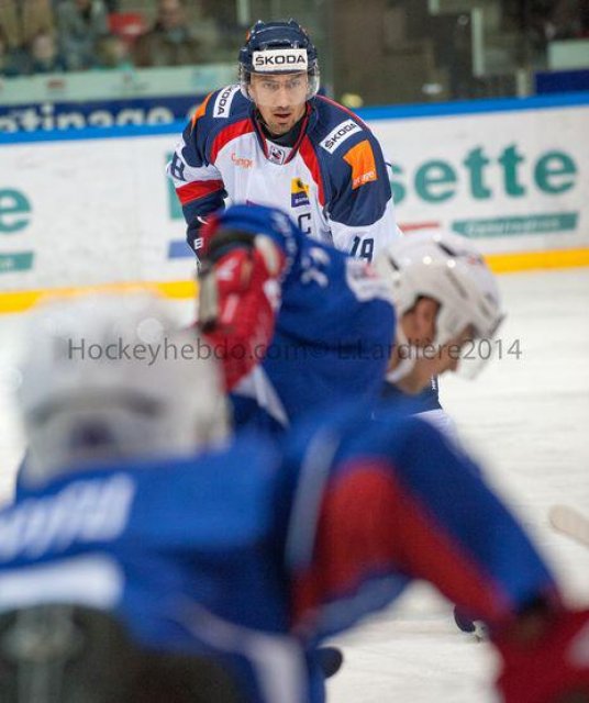 Photo hockey reportage Šatan coule la France à Grenoble
