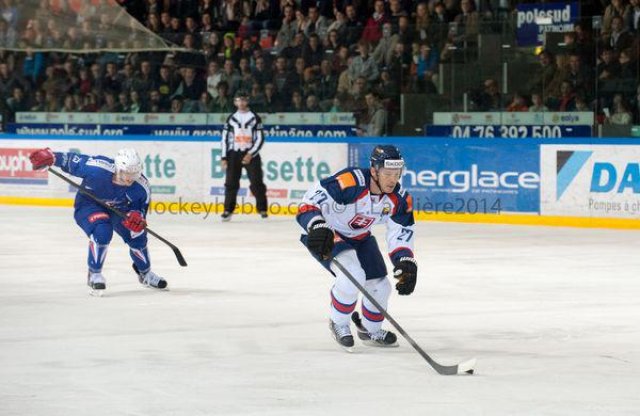 Photo hockey reportage Šatan coule la France à Grenoble