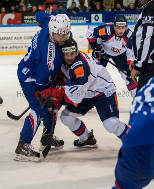 Photo hockey reportage Šatan coule la France à Grenoble