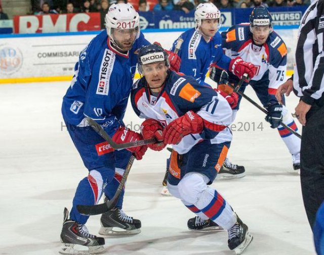 Photo hockey reportage Šatan coule la France à Grenoble