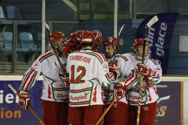 Photo hockey match Montpellier  - Courbevoie  le 20/12/2008