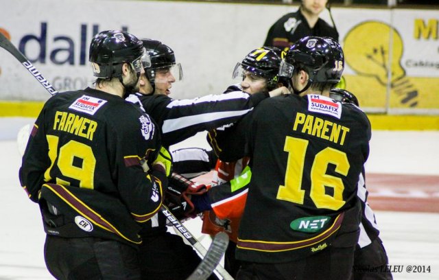 Photo hockey reportage Napoleon Cup : Gothiques VS Panthers. 
