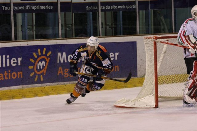 Photo hockey match Montpellier  - Courbevoie  le 20/12/2008