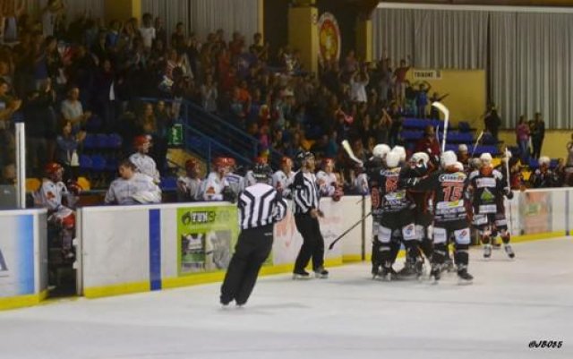 Photo hockey match La Roche-sur-Yon - Amnéville le 20/09/2014