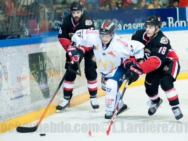 Photo hockey reportage Grenoble résiste face à l'AHL