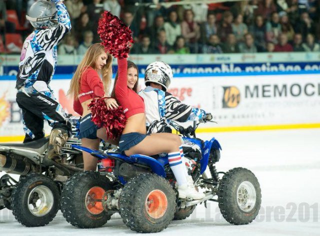 Photo hockey reportage Grenoble résiste face à l'AHL