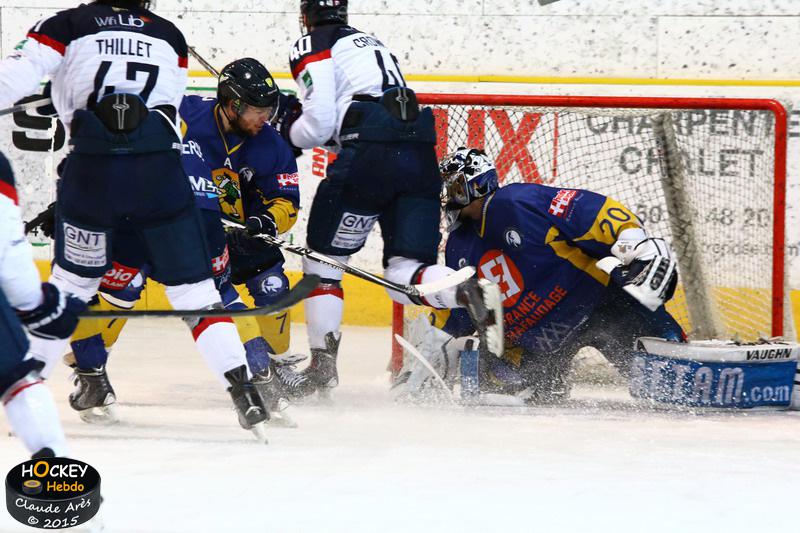 Chamonix  3 - 4 Angers 