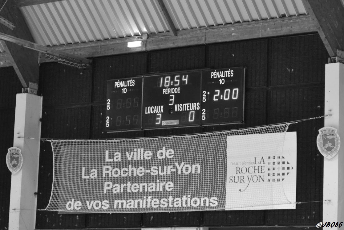 La Roche-sur-Yon 3 - 0 Annecy