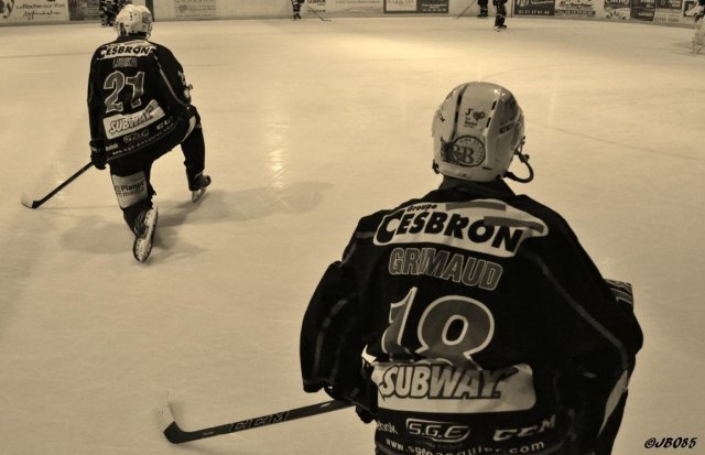 Photo hockey match La Roche-sur-Yon - Courchevel-Méribel-Pralognan le 04/04/2015