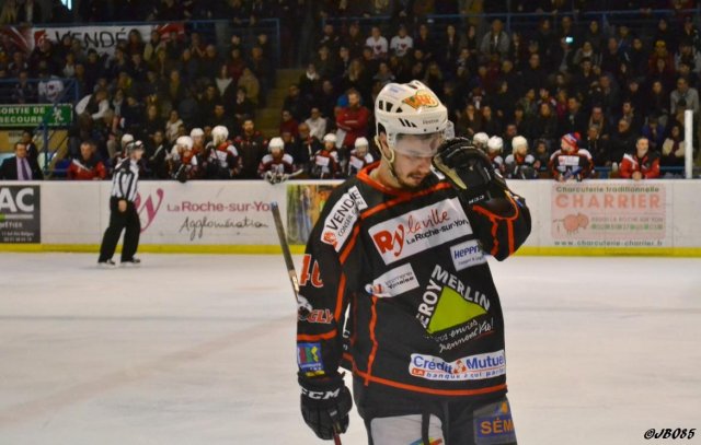 Photo hockey match La Roche-sur-Yon - Courchevel-Méribel-Pralognan le 04/04/2015