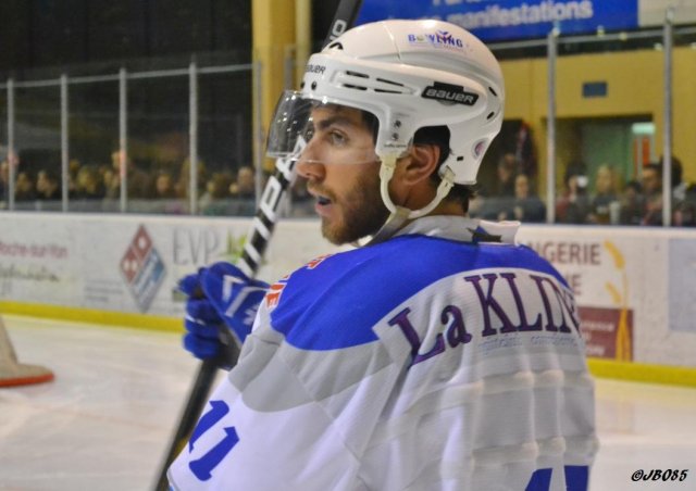 Photo hockey match La Roche-sur-Yon - Courchevel-Méribel-Pralognan le 04/04/2015