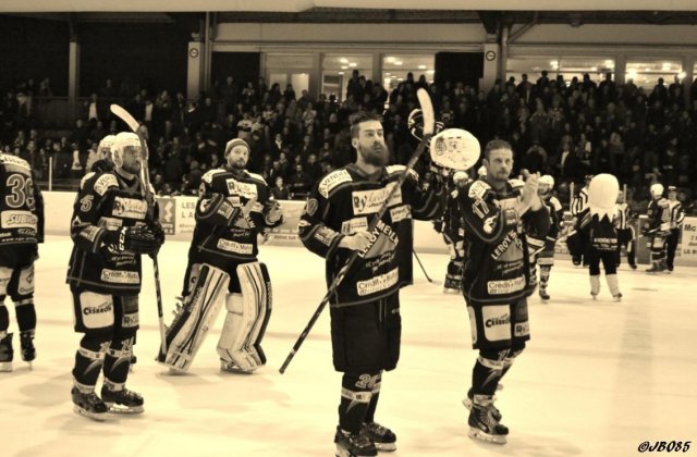 Photo hockey match La Roche-sur-Yon - Courchevel-Méribel-Pralognan le 04/04/2015