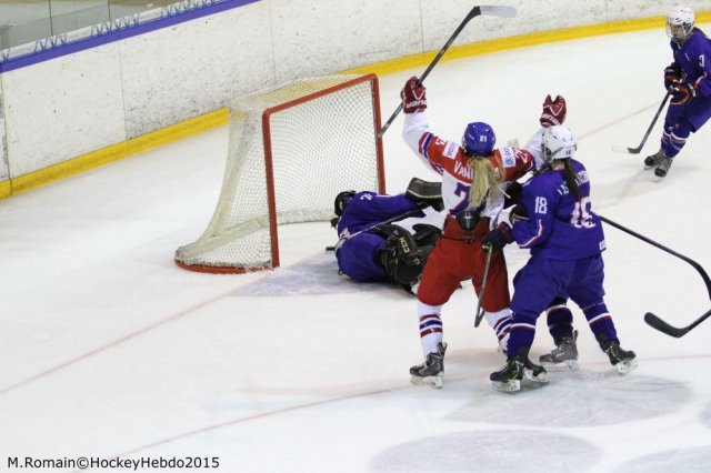 Photo hockey reportage Mondial féminin : Les Tchèques maîtrisent