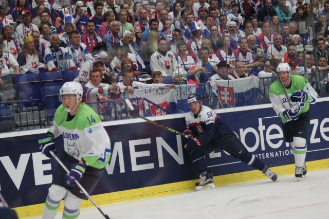 Photo hockey match Slovakia - Slovenia le 05/05/2015