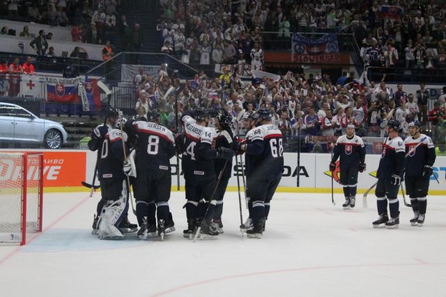 Photo hockey match Slovakia - Slovenia le 05/05/2015