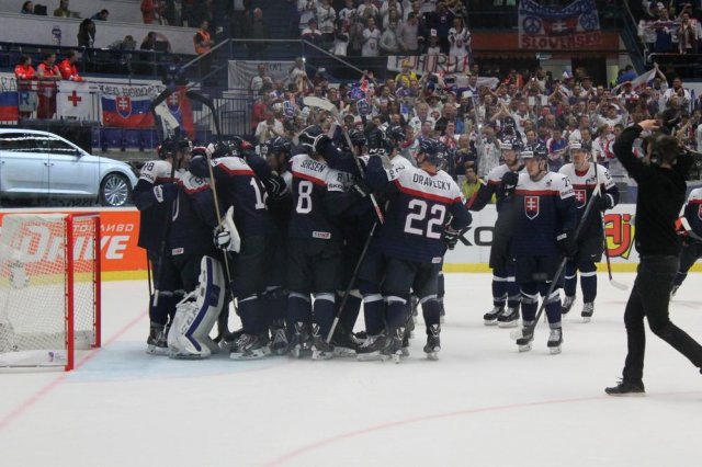 Photo hockey match Slovakia - Slovenia le 05/05/2015
