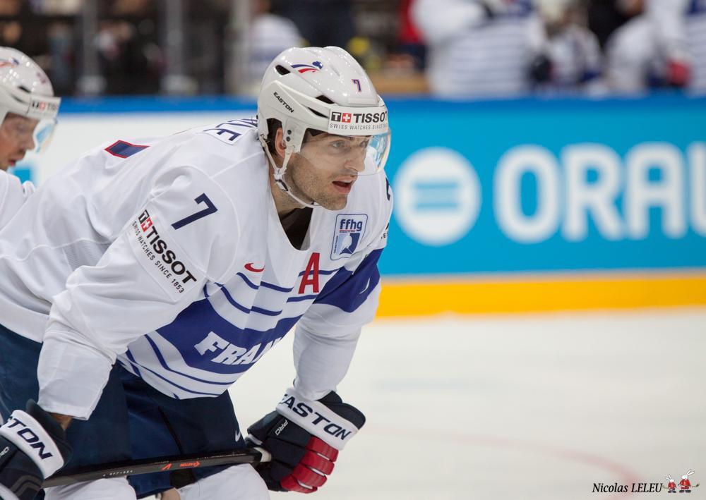 France 3 - 4 Canada