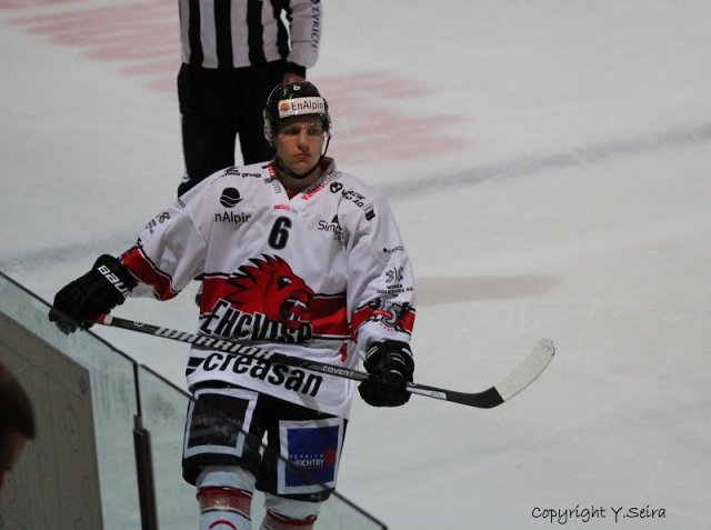 Photo hockey reportage Visp déjoue le Red Ice