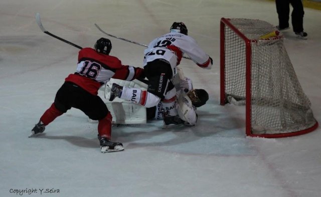 Photo hockey reportage Visp déjoue le Red Ice