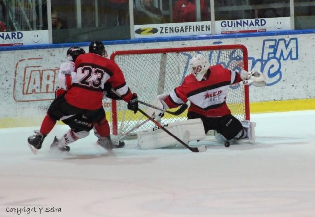 Photo hockey reportage Visp déjoue le Red Ice
