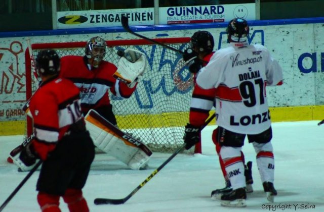 Photo hockey reportage Visp déjoue le Red Ice