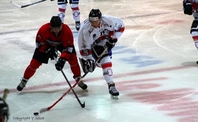 Photo hockey reportage Visp déjoue le Red Ice