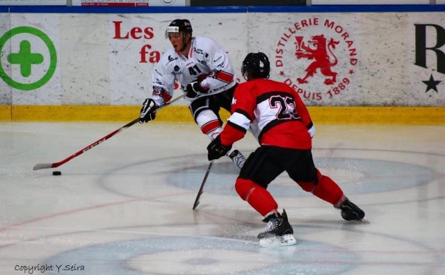 Photo hockey reportage Visp déjoue le Red Ice