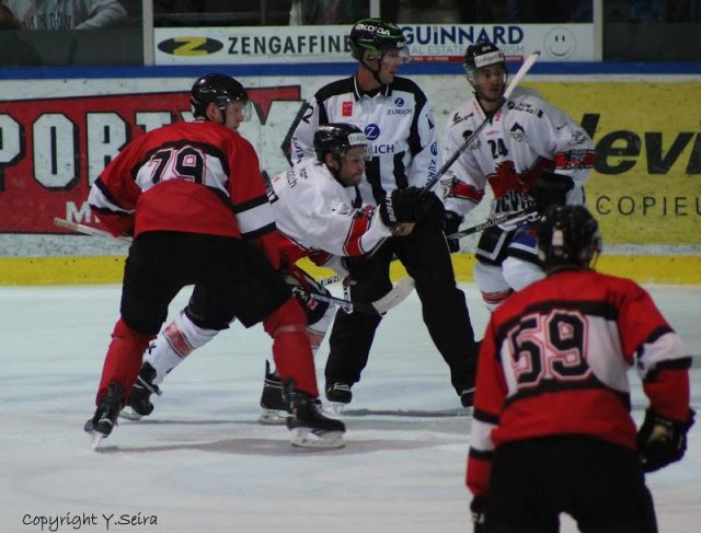 Photo hockey reportage Visp déjoue le Red Ice