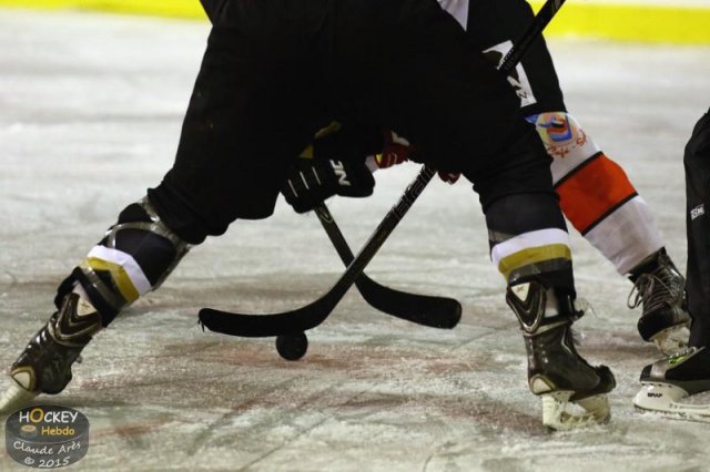 Photo hockey reportage U22 : Samoens, patinoire inaugurée et victoire du HC 74