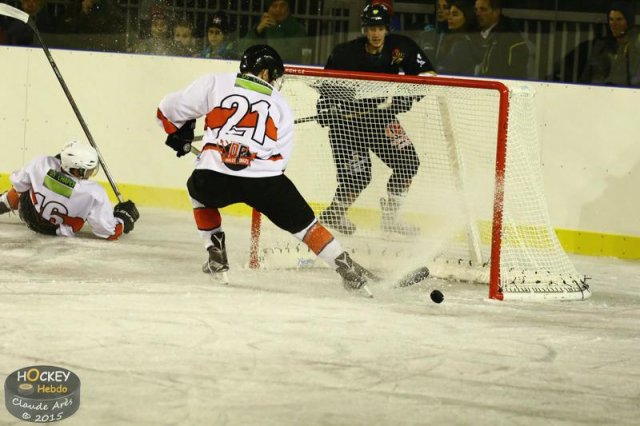 Photo hockey reportage U22 : Samoens, patinoire inaugurée et victoire du HC 74