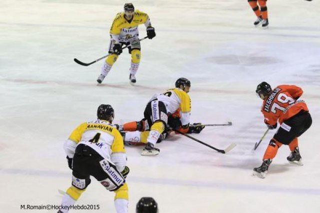 Photo hockey reportage Continental Cup J3 Match 6 : Victoire et qualification.