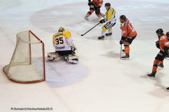 Photo hockey reportage Continental Cup J3 Match 6 : Victoire et qualification.