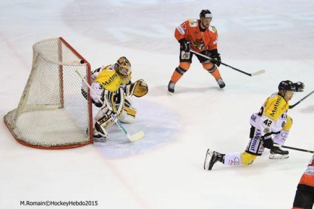 Photo hockey reportage Continental Cup J3 Match 6 : Victoire et qualification.