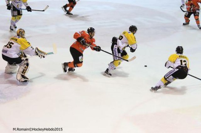 Photo hockey reportage Continental Cup J3 Match 6 : Victoire et qualification.