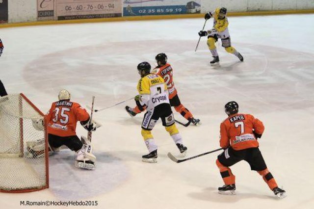 Photo hockey reportage Continental Cup J3 Match 6 : Victoire et qualification.