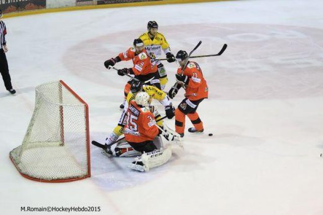 Photo hockey reportage Continental Cup J3 Match 6 : Victoire et qualification.