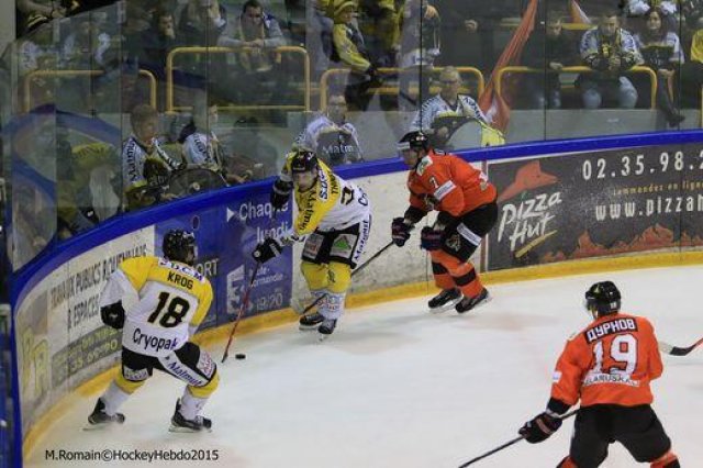 Photo hockey reportage Continental Cup J3 Match 6 : Victoire et qualification.