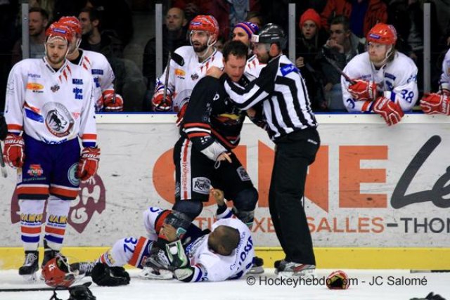 Photo hockey match Morzine-Avoriaz - Lyon le 23/12/2015
