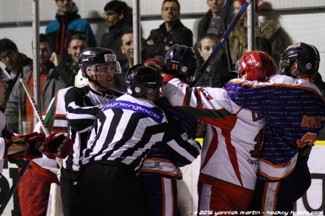 Photo hockey match Clermont-Ferrand - Courbevoie  le 09/04/2016