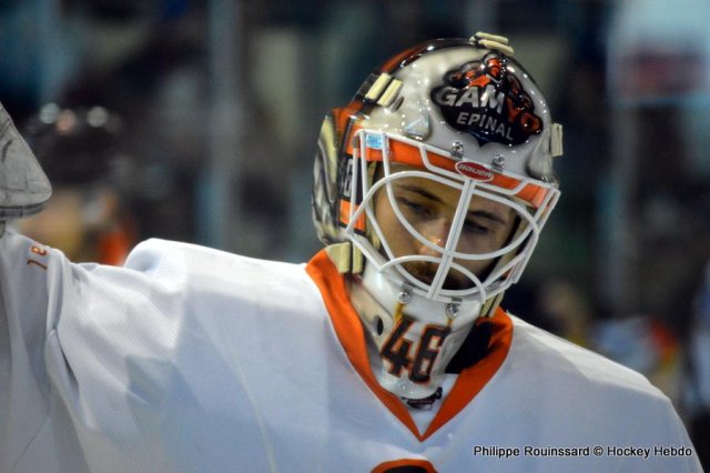 Photo hockey reportage Les Ducs déjouent le Gamyo