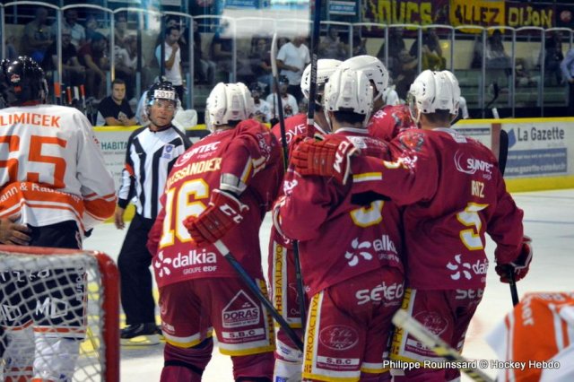 Photo hockey reportage Les Ducs déjouent le Gamyo