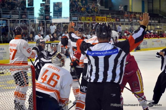 Photo hockey reportage Les Ducs déjouent le Gamyo