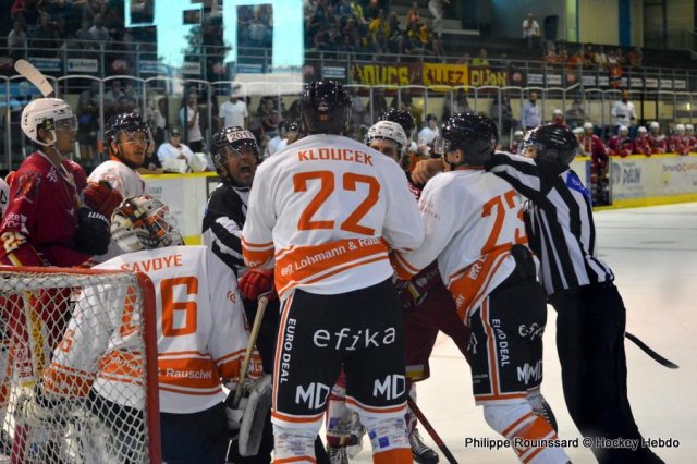 Photo hockey reportage Les Ducs déjouent le Gamyo