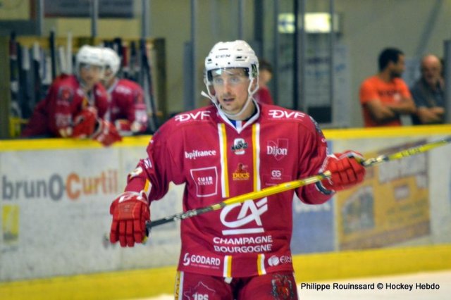 Photo hockey reportage Les Ducs déjouent le Gamyo