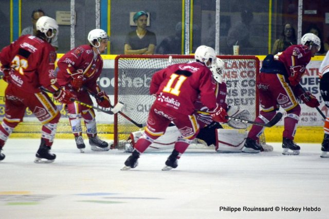 Photo hockey reportage Les Ducs déjouent le Gamyo
