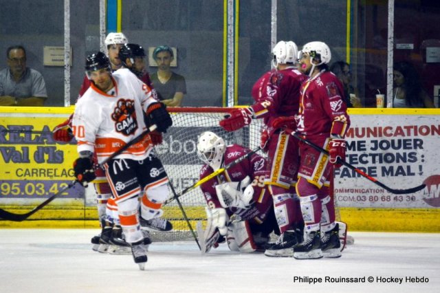 Photo hockey reportage Les Ducs déjouent le Gamyo