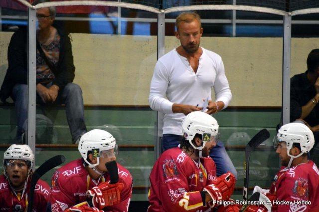 Photo hockey reportage Les Ducs déjouent le Gamyo