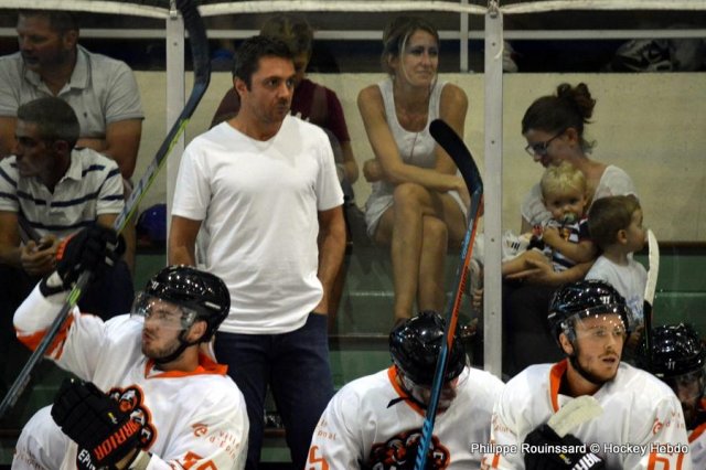 Photo hockey reportage Les Ducs déjouent le Gamyo