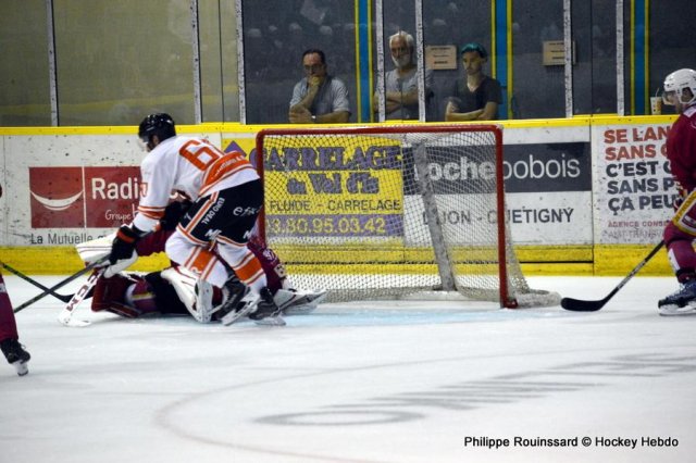 Photo hockey reportage Les Ducs déjouent le Gamyo